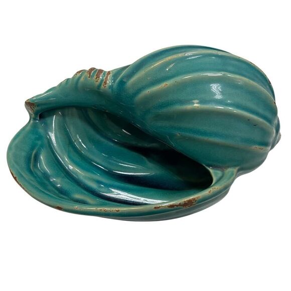 Decorative Pottery Turquoise Shell. 
KK220 - Picture 1 of 5